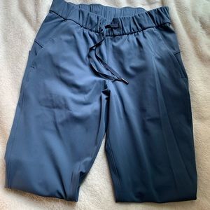 Lululemon on the fly pants🌟